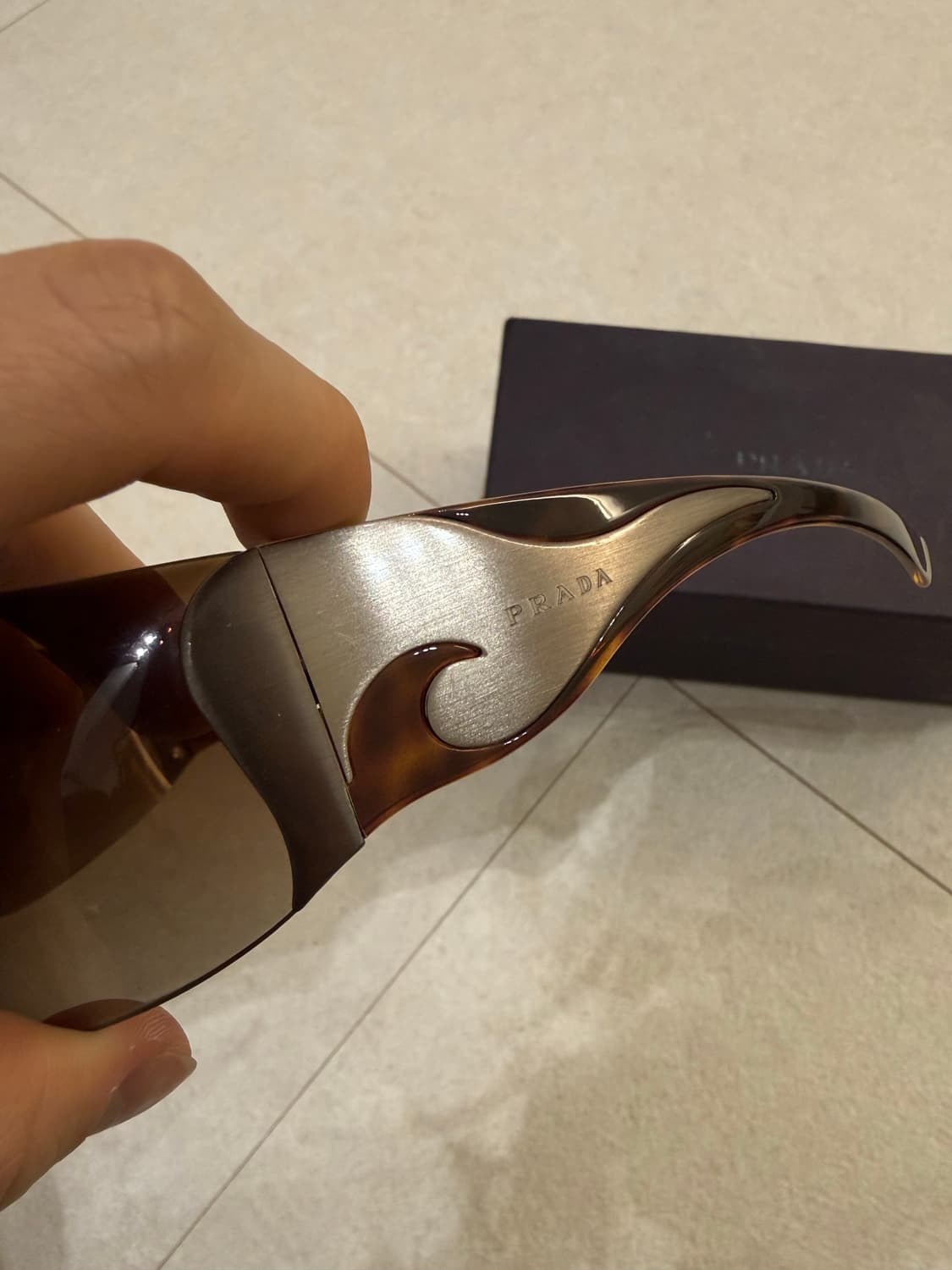 Prada 2004 ss 프라다 아카이브 웨이브 선글라스 상품이미지4