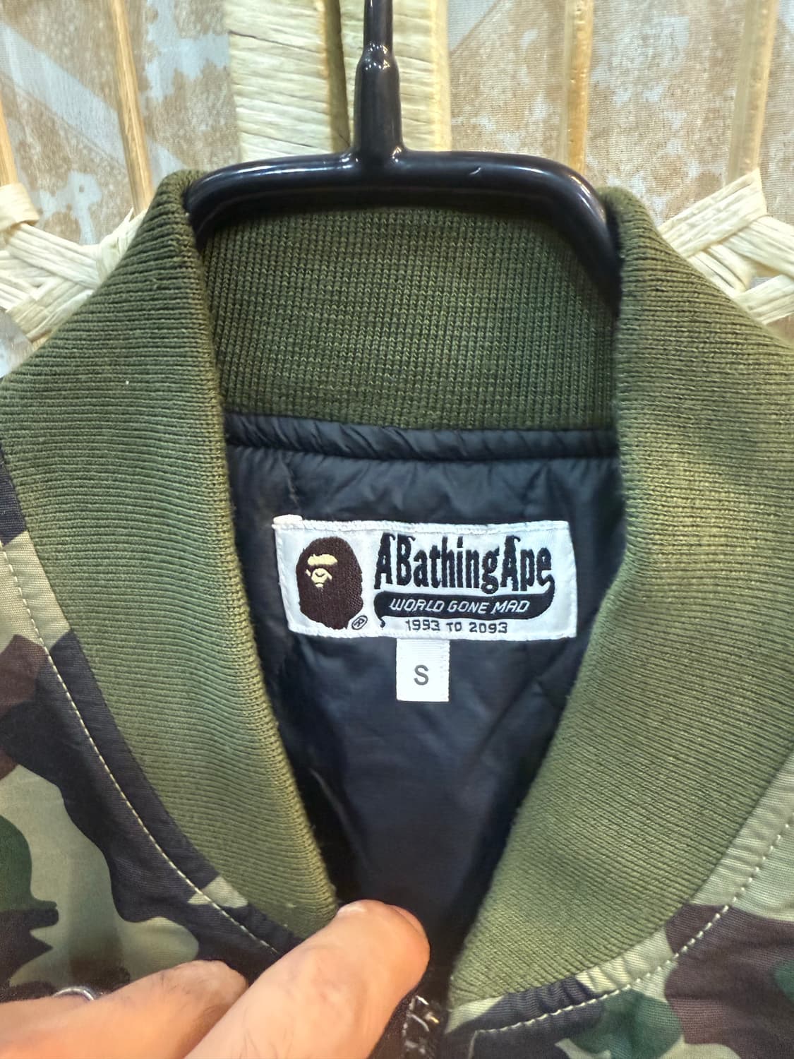 55-66 정품 베이프 카모플라츄 패턴 붐버자켓 팝니다 상품이미지2