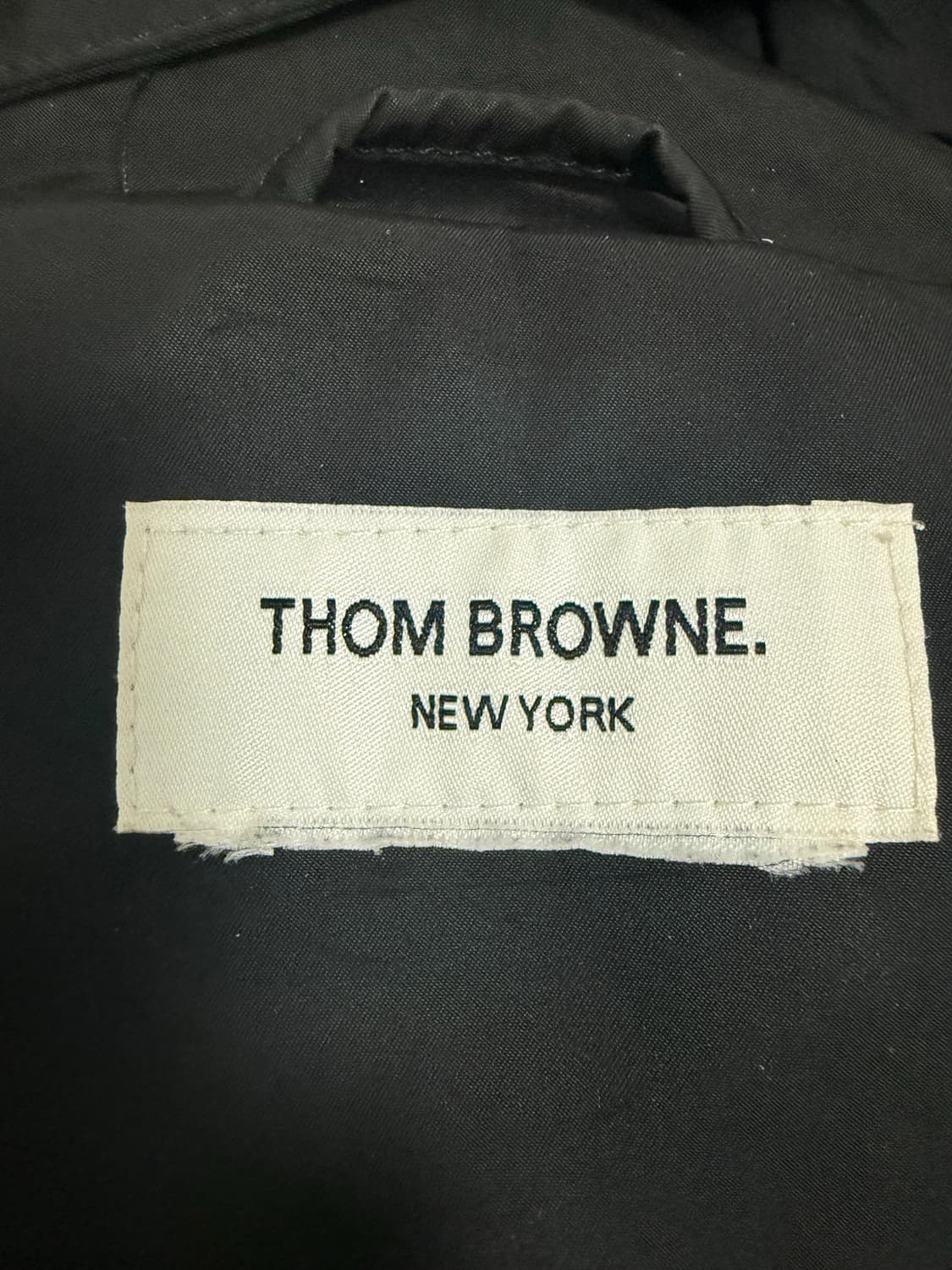 톰브라운 쉘 바람막이 4사이즈 묻따 30에 넘깁니다 상태굳  상품이미지3