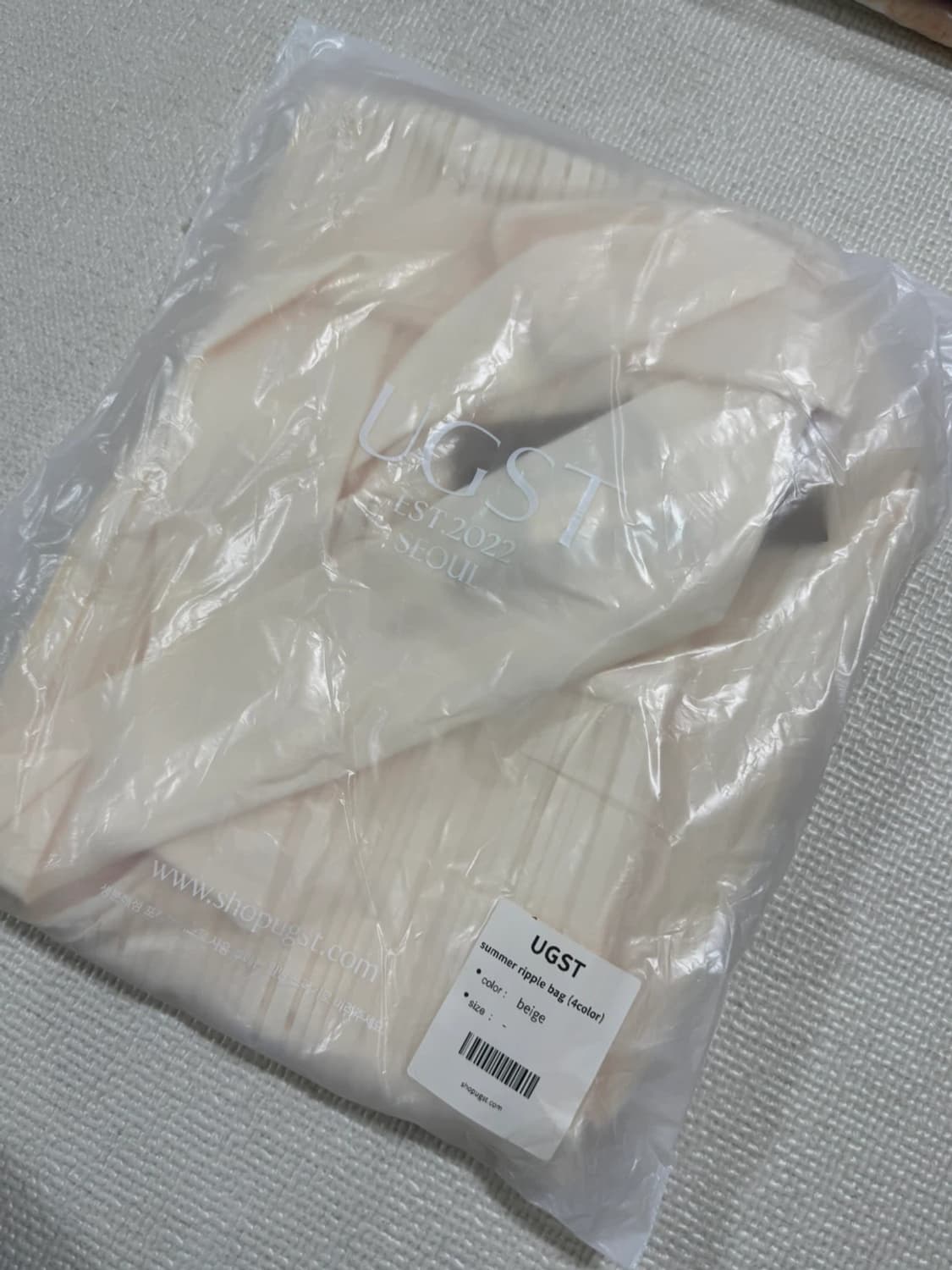 어그스트 리플백 베이지 새상품 (159000원) 상품이미지3