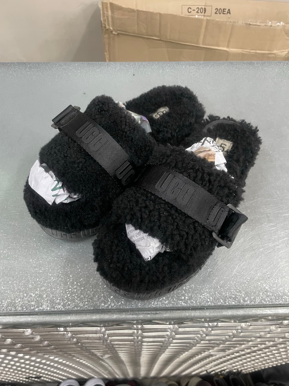 어그 플러피타 슬라이드 슬리퍼 블랙 230 상품이미지2