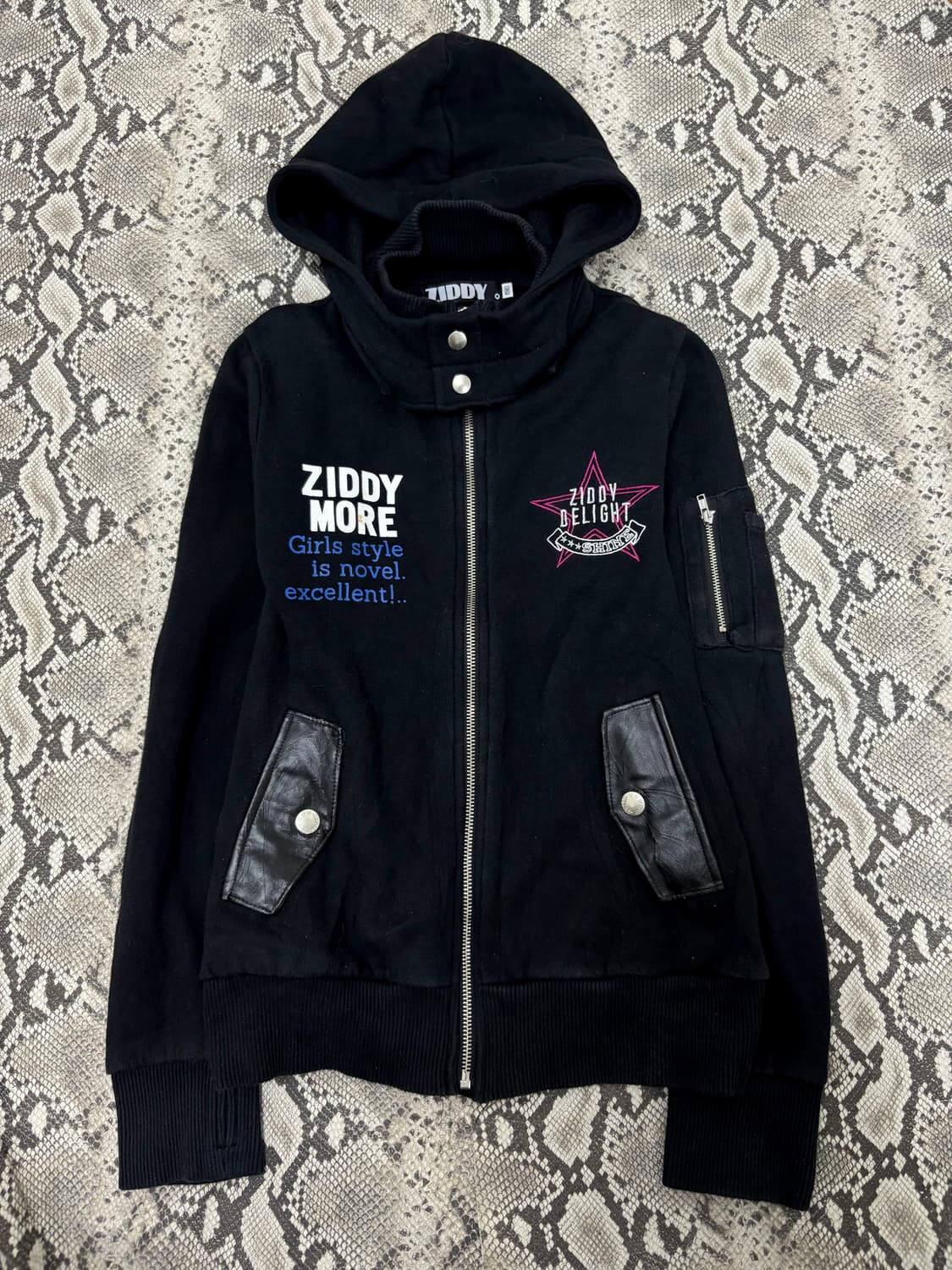 “Ziddy”Y2K Mood Neck Detail Leather Patc 상품이미지1
