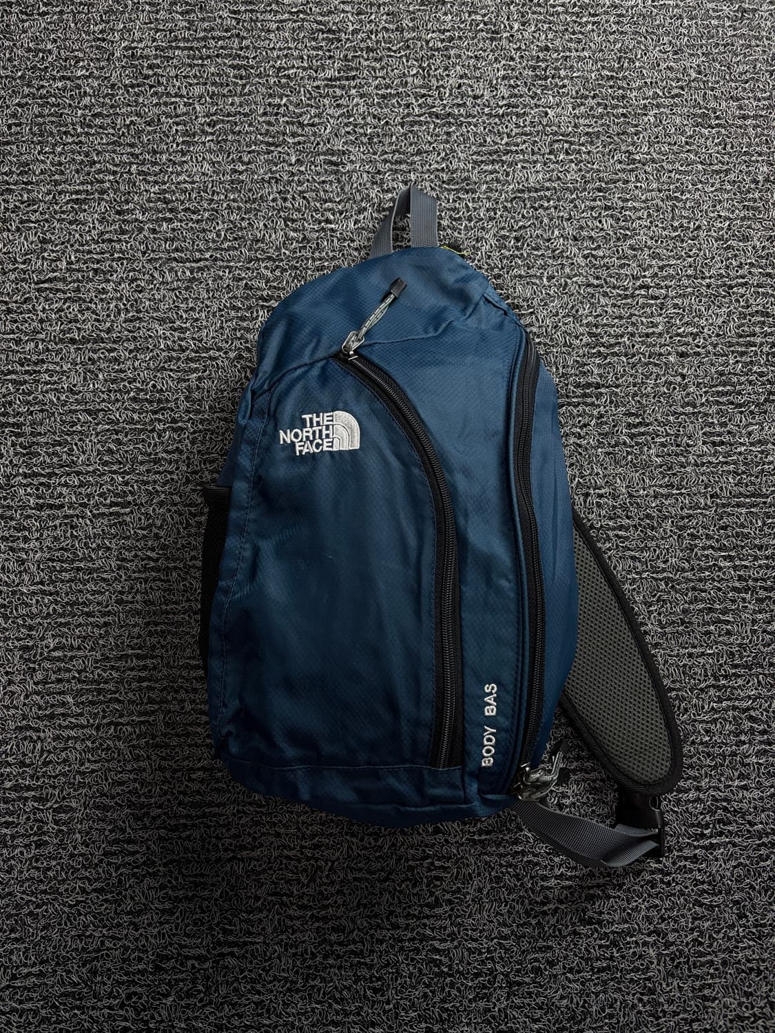 노스페이스 올드스쿨 바디 배스 나일론 슬링백 1490 상품이미지2