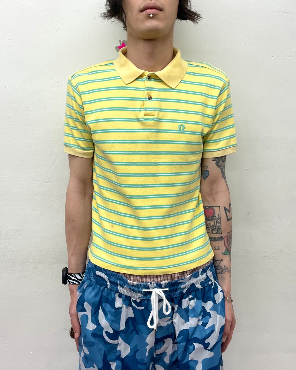 Blue Stripe Footprint Yellow T-shirt 상품이미지1