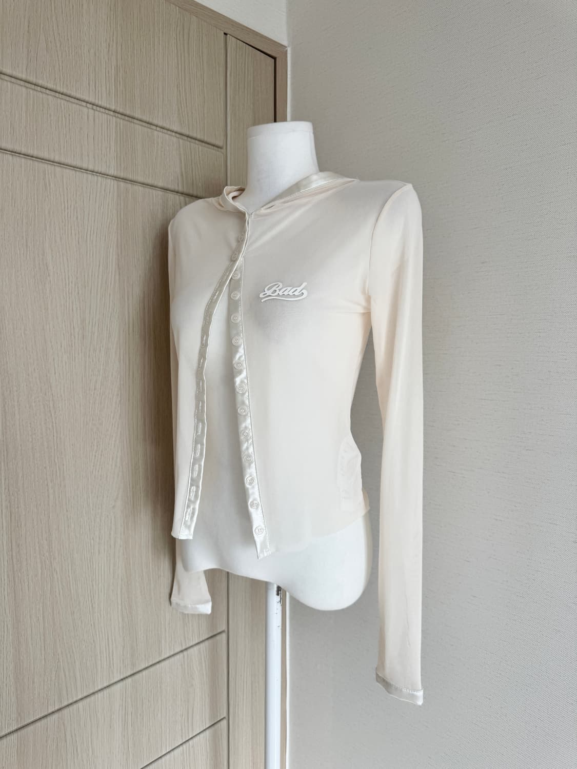 배드블러드) 브리즈 버튼 시스루 후드 가디건 상품이미지3