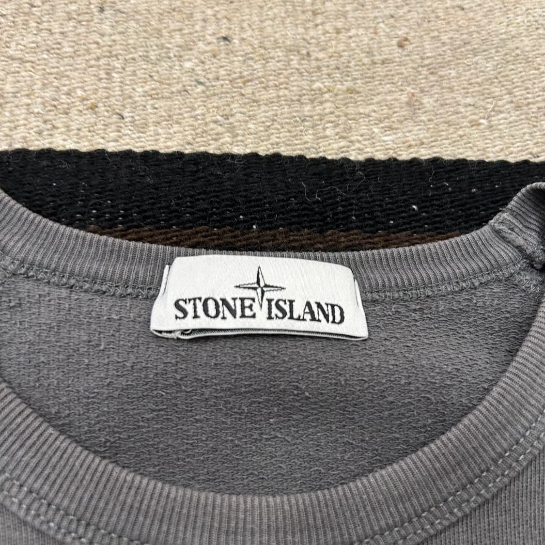 스톤아일랜드 올드이펙트 맨투맨 상품이미지3