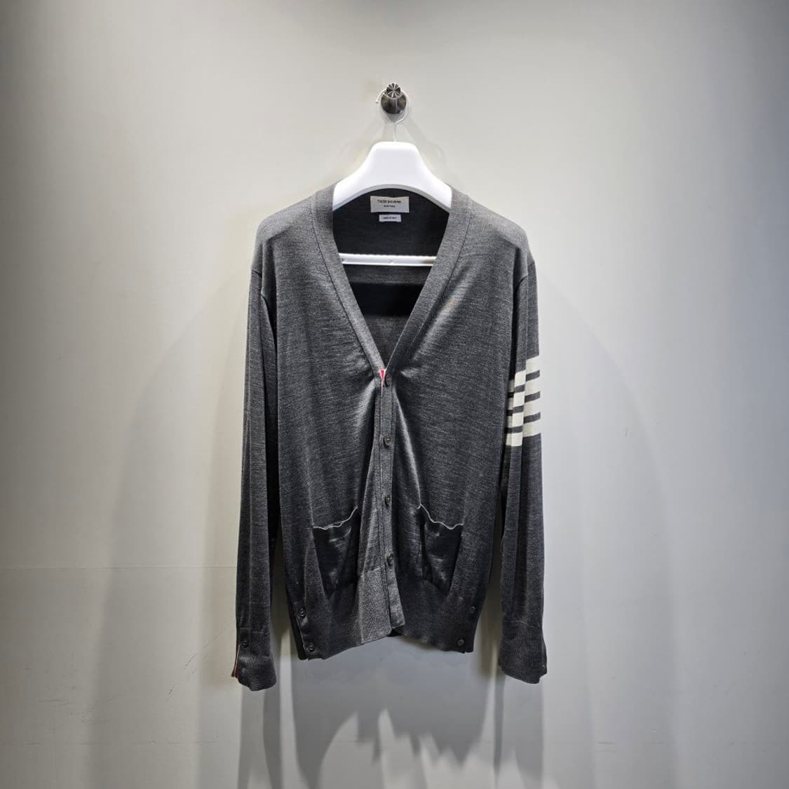 [중고/정품] 톰브라운 메리노울 사선 가디건 그레이 4 상품이미지1