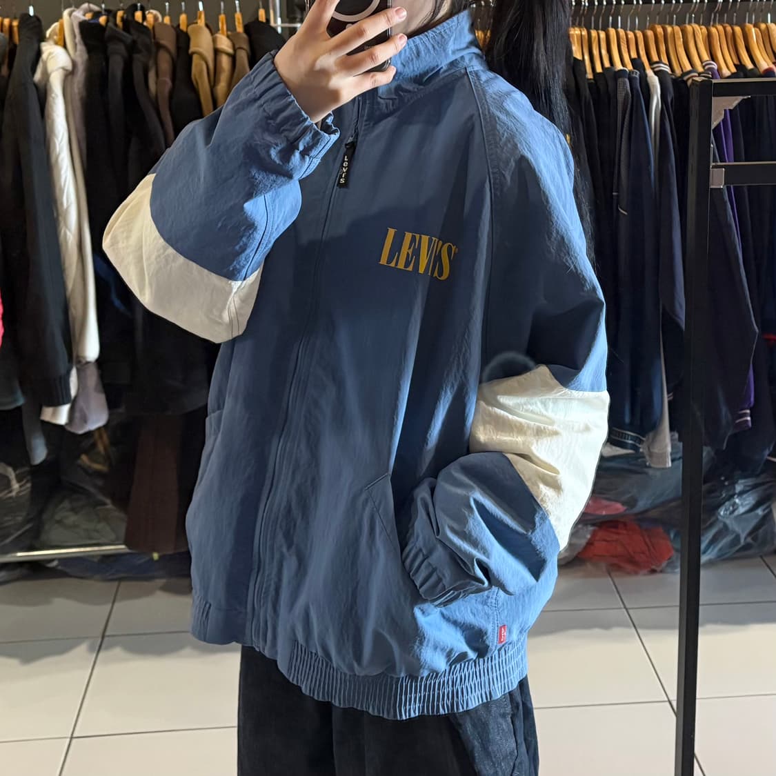 리바이스 올드스쿨 백 빅로고 바람막이 상품이미지1