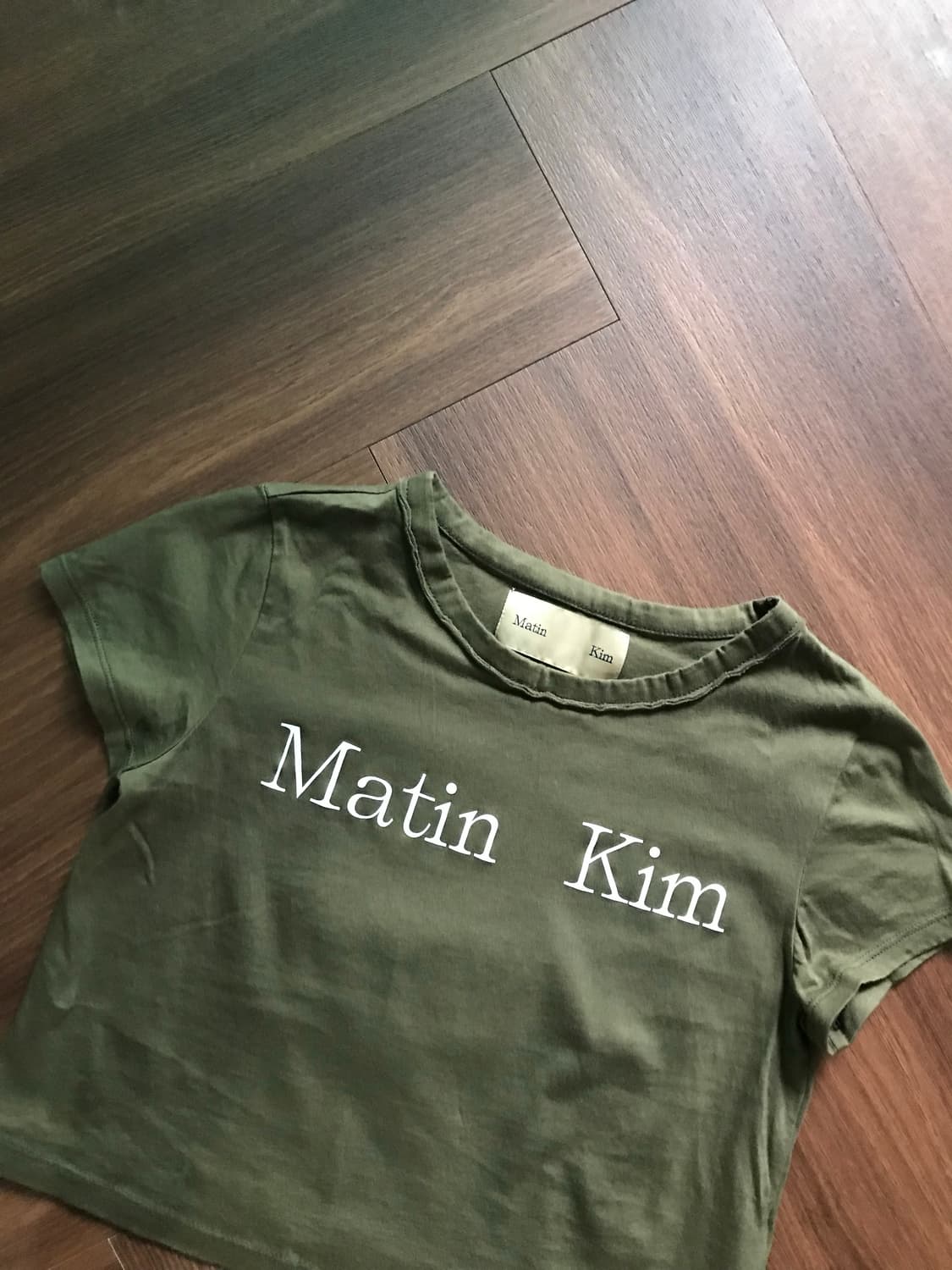 마뗑킴 로고 카키 크롭티  상품이미지7
