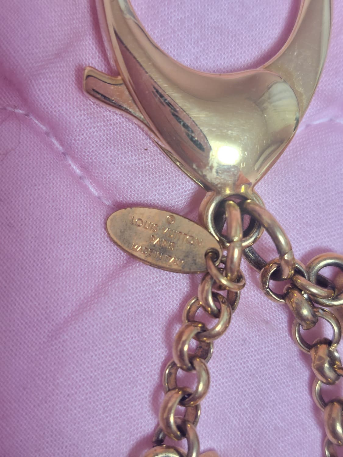 정품)급처상태좋음!루이비통 플뢰르 모노그램플라워 백참 키링 공홈가68만원 상품이미지5