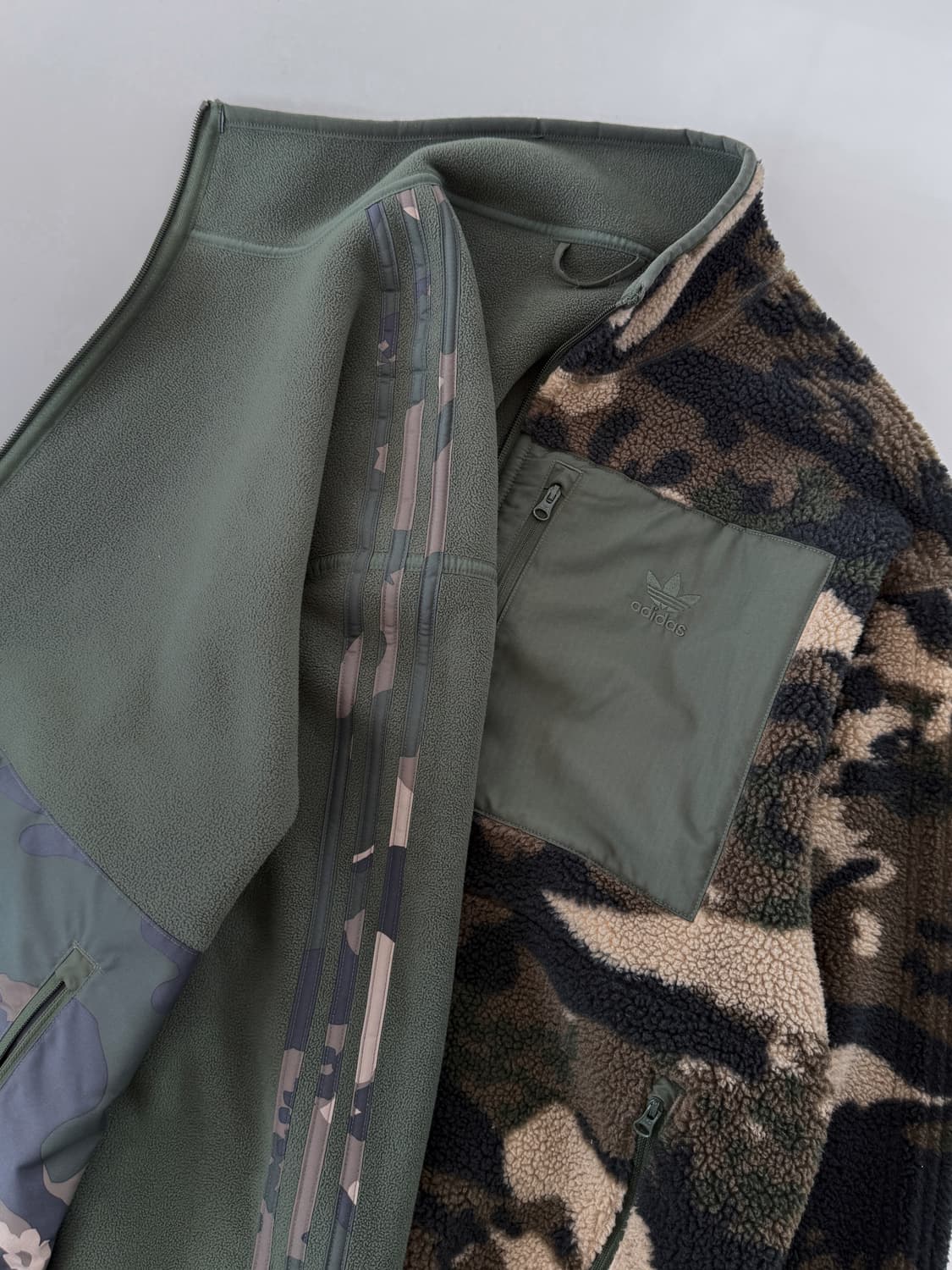 아디다스 오버핏 그래픽 카모 리버서블 양면 플리스 자켓 상품이미지10