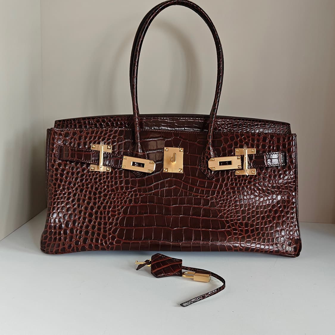 악어무늬 숄더버킨백 상품이미지1