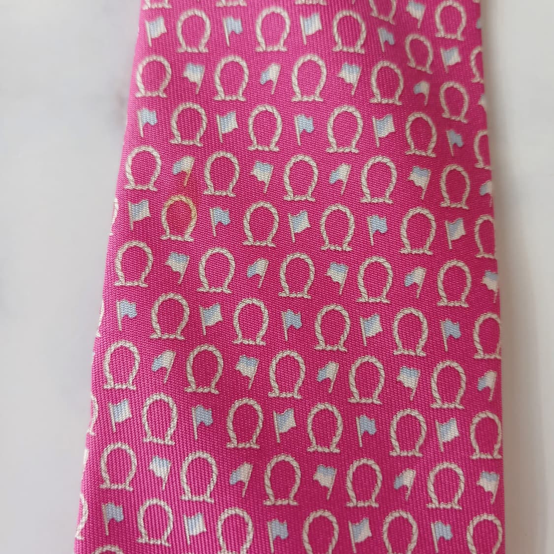 페라가모 실크 핑크 간치니&깃발 넥타이 8.7cm A~B등급 A18832 상품이미지6