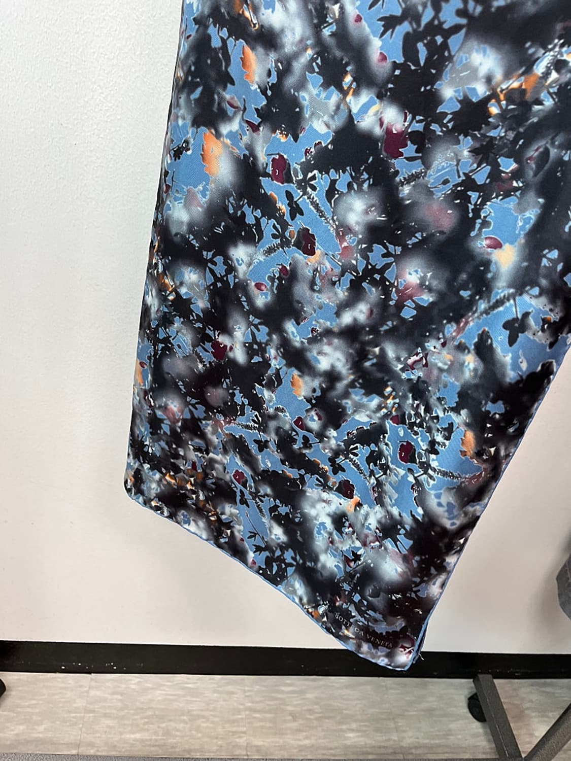 보테가베네타 이태리 실크 스카프  상품이미지3