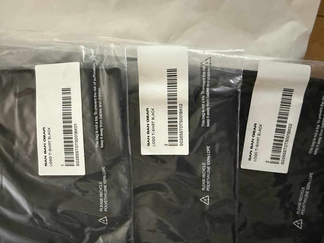 [1,2]산산기어 로고 티셔츠 블랙 26SS 새상품 상품이미지3