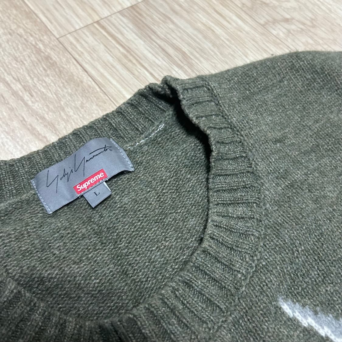 슈프림 x 요지 야마모토 철권 스웨터 올리브 - 22FW 상품이미지2