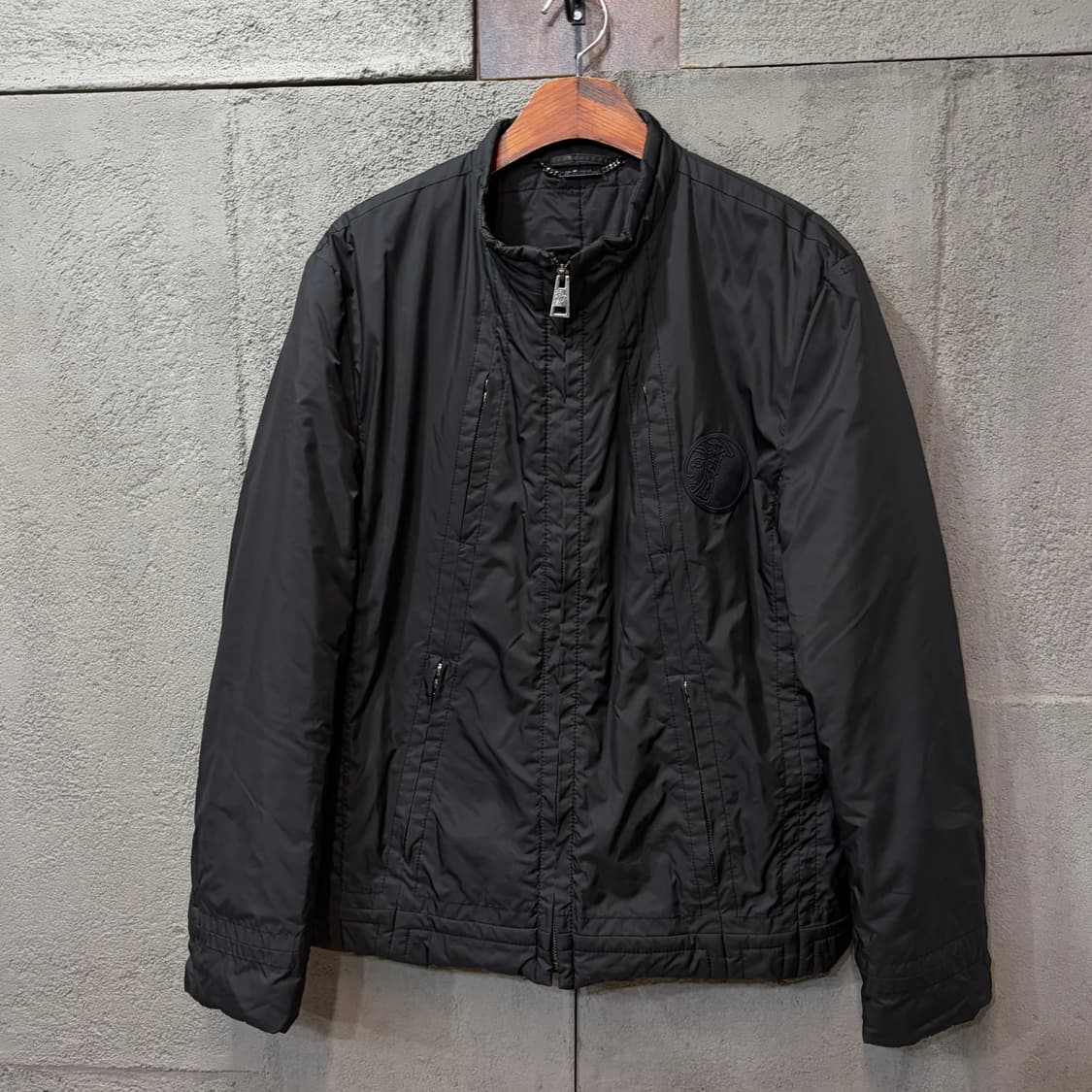 베르사체 컬렉션 블랙 폴리 자켓 (L) 상품이미지3