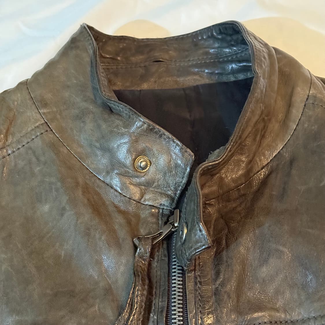 솔리드옴므 11f/w 멀티포켓 바이커 레더자켓 판매합니다. 상품이미지4