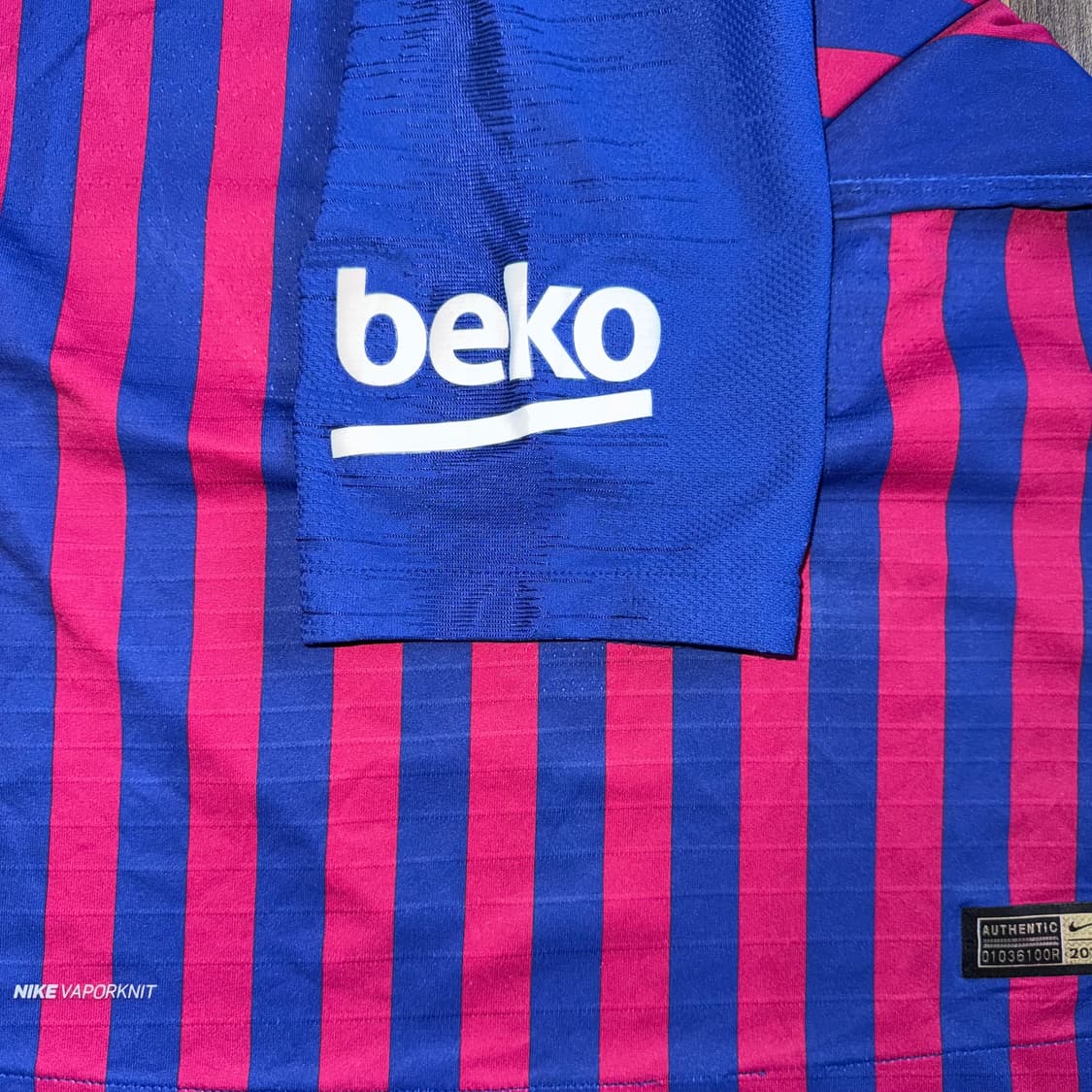 18-19 나이키 바르셀로나 어센틱 홈 유니폼 #10 메시 상품이미지5