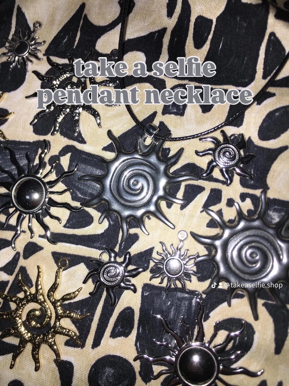 {take a selfie pendant necklace} 상품이미지1