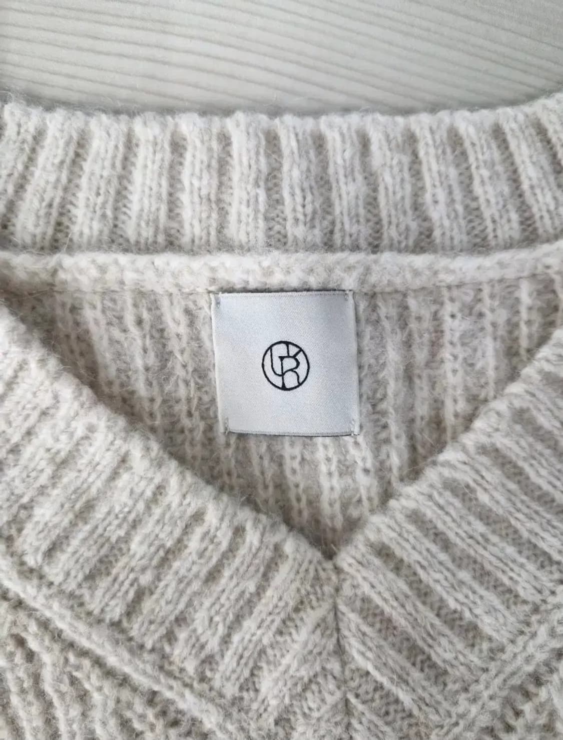 UMER 유메르 울 알파카 브이넥 니트 상품이미지5