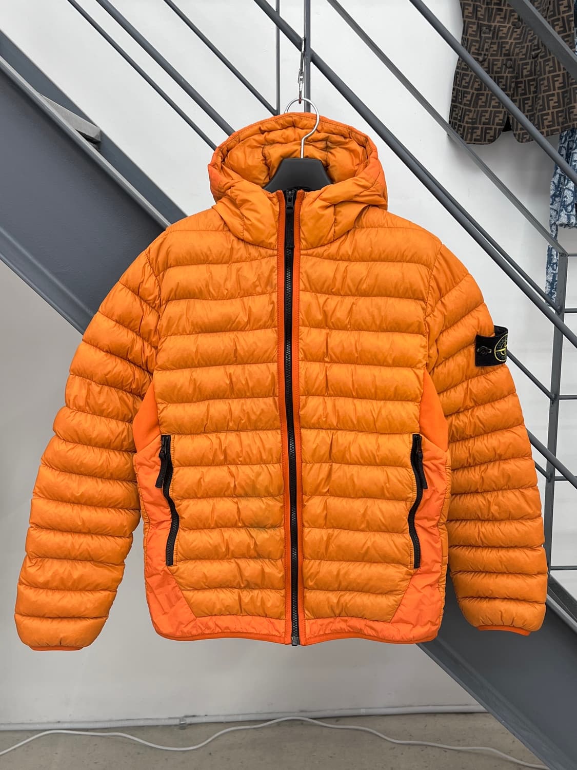 스톤아일랜드 와펜 오렌지 경량 패딩 / 14Y 상품이미지1
