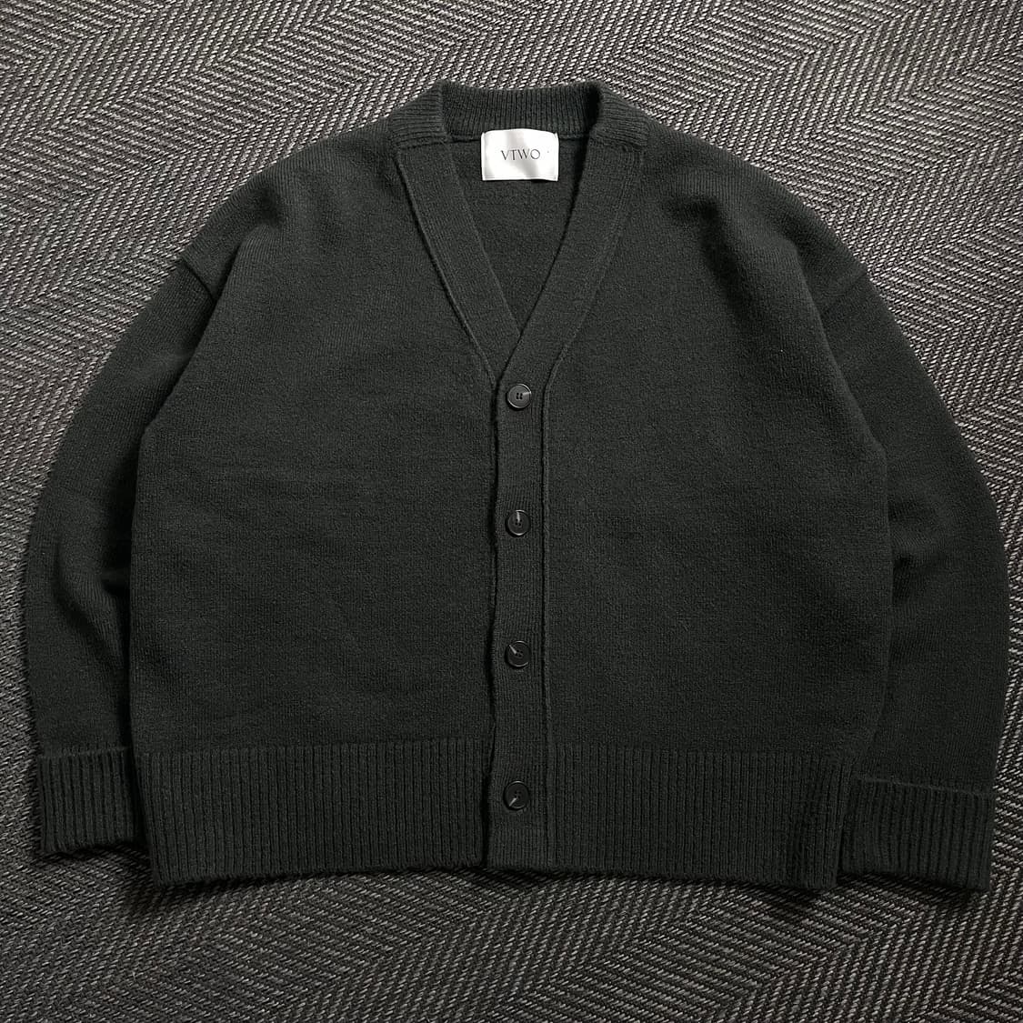 VTWO 미니멀 박시핏 울 가디건 챠콜o 4593 상품이미지1