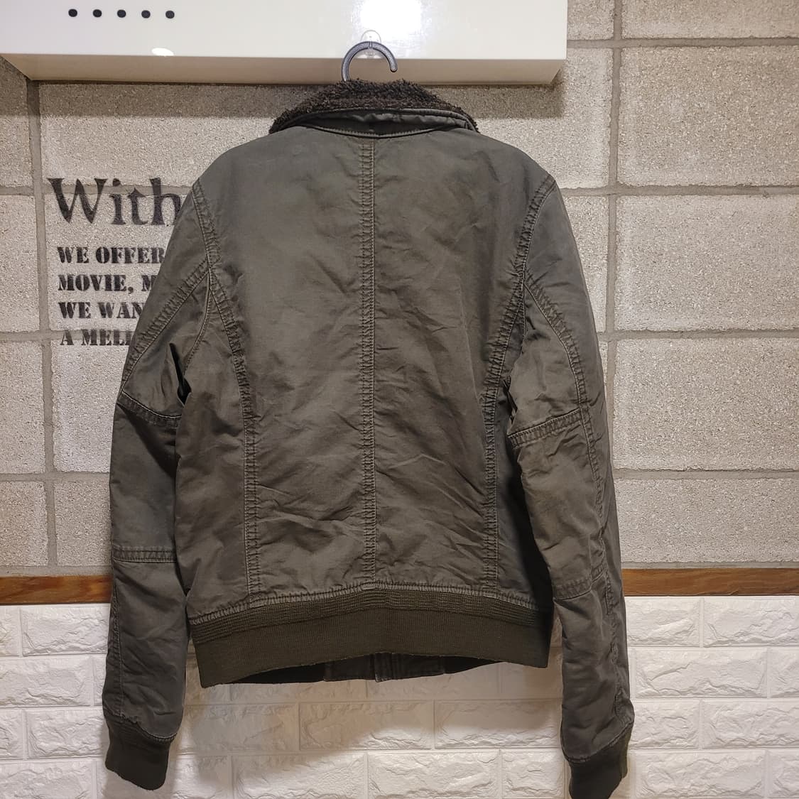 아베크롬비 앤 피치 항공점퍼 XL 상품이미지2