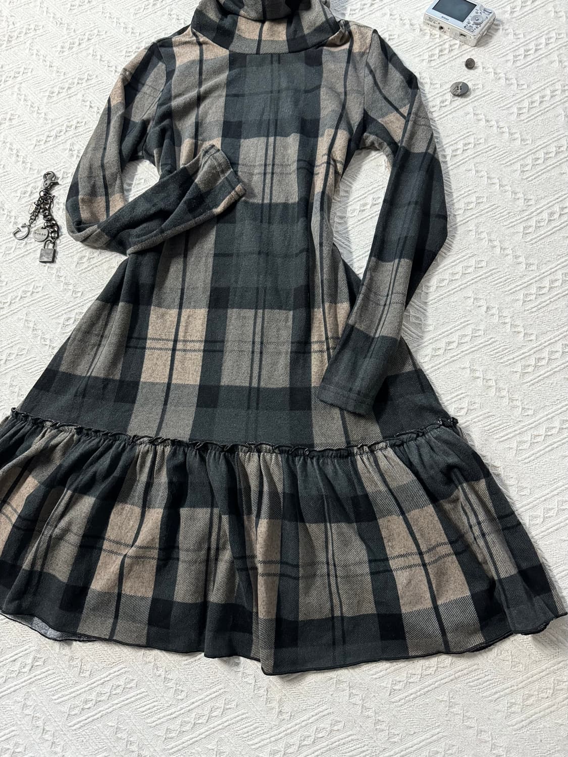 셔링 넥 체크 패턴 니트 폴라넥 원피스 상품이미지2