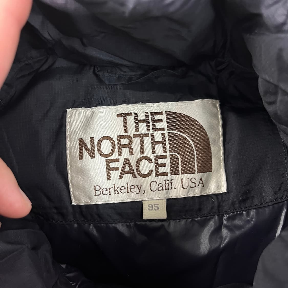 100 노스페이스 한정판 스웨이드 700 눕시조끼패딩 상품이미지4