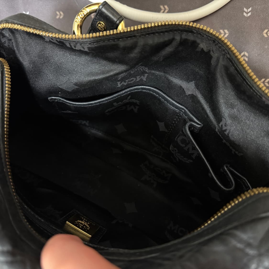 정품 MCM 퀄팅 금장 미니보스턴 토트백 상품이미지10