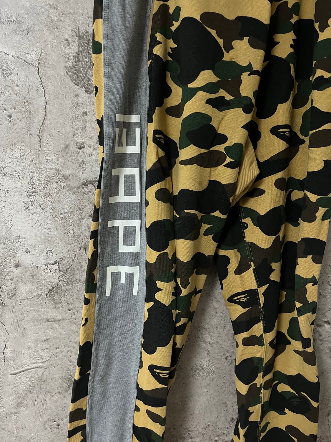 베이프 2000’s 1st 카모 트레이닝 바지 상품이미지3