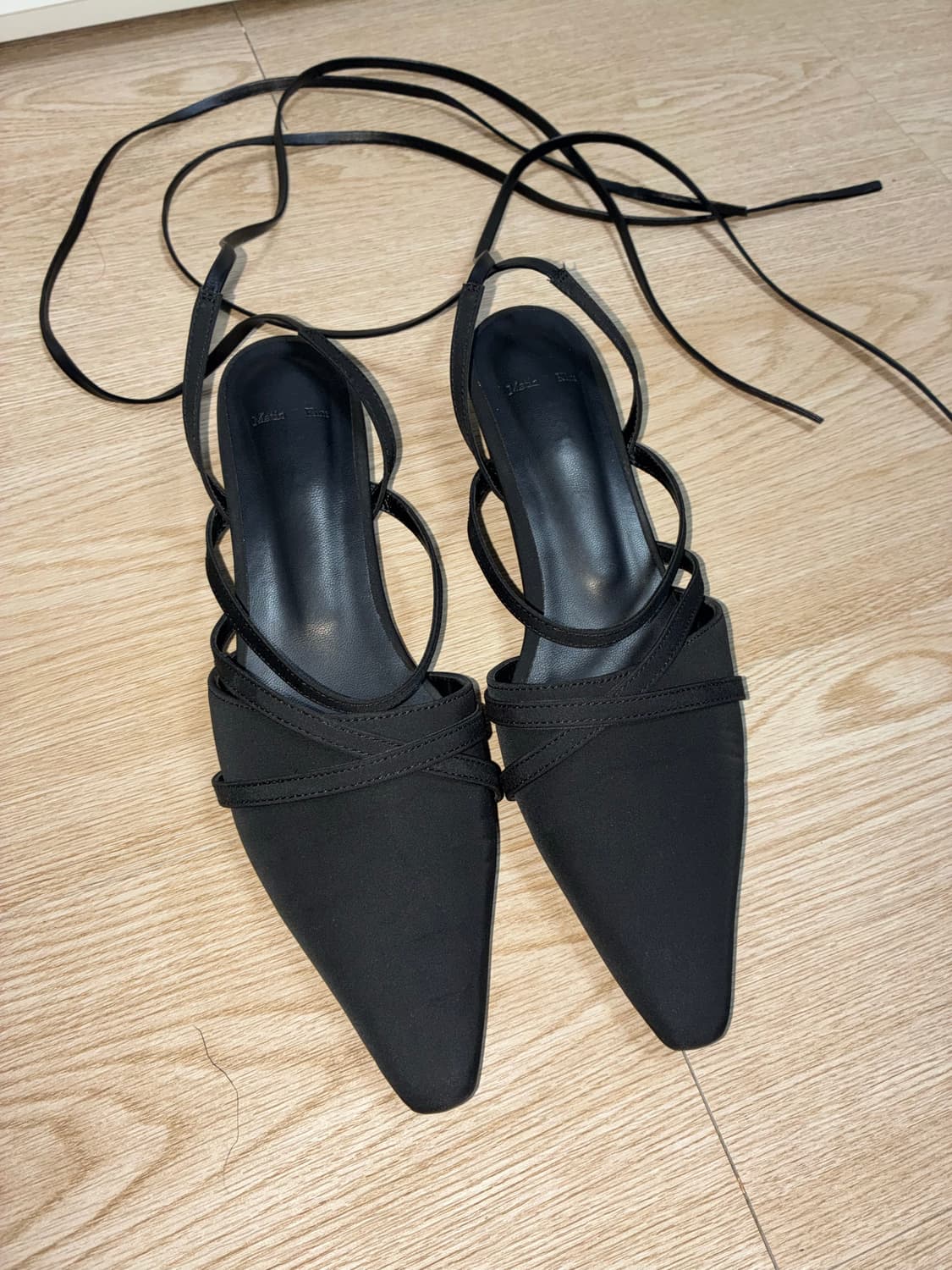 마뗑킴 스틸레토 스트랩 힐-블랙250 상품이미지3