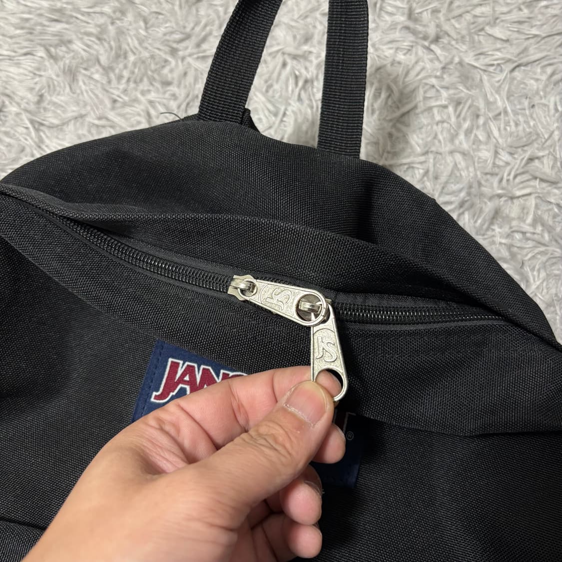 잔스포츠 블랙 백팩 상품이미지4