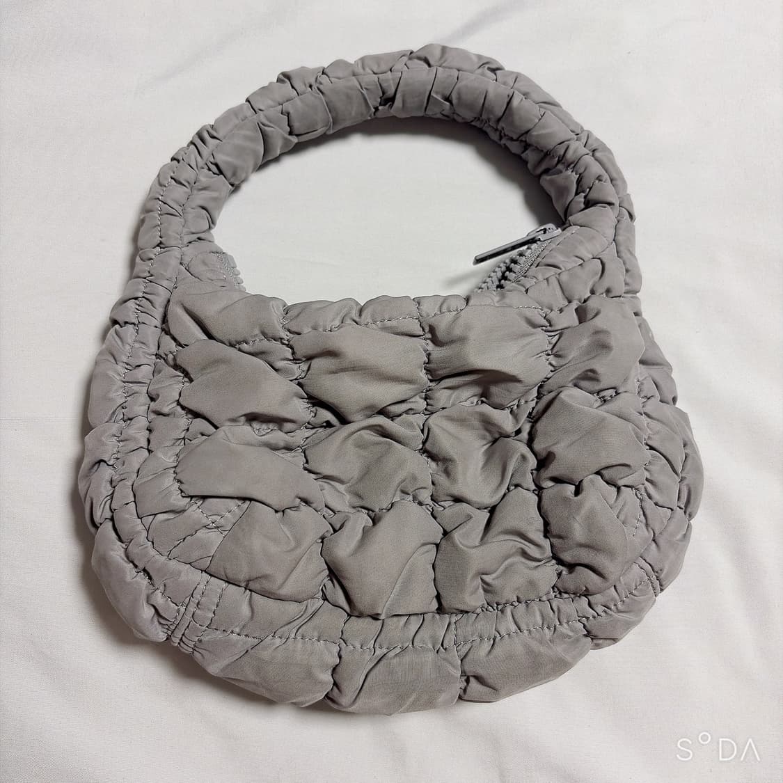 COS 코스 마이크로 퀄팅백 구름백 상품이미지1