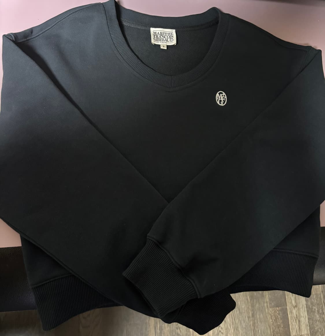 마리떼 프랑소와 저버 크롭 브이넥 맨투맨 팝니다 상품이미지2