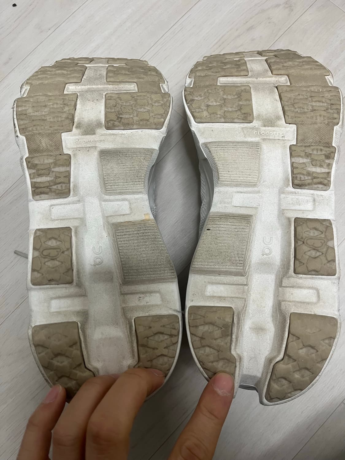 온 러닝 x 포스트 아카이브 팩션 (파프) 클라우드 몬스터 하이퍼 화이트 상품이미지5