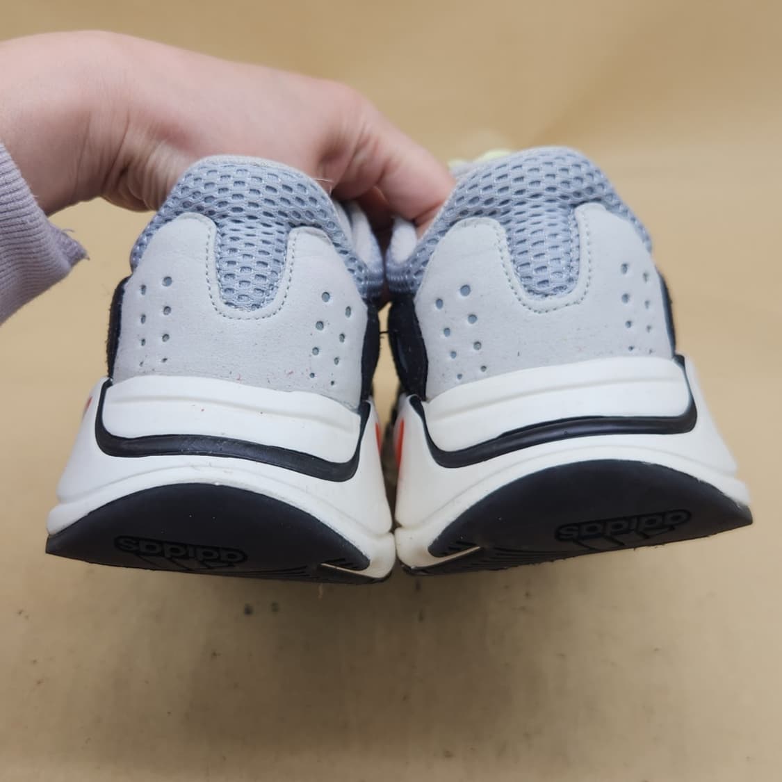 아디다스 700 남성운동화280 상품이미지4