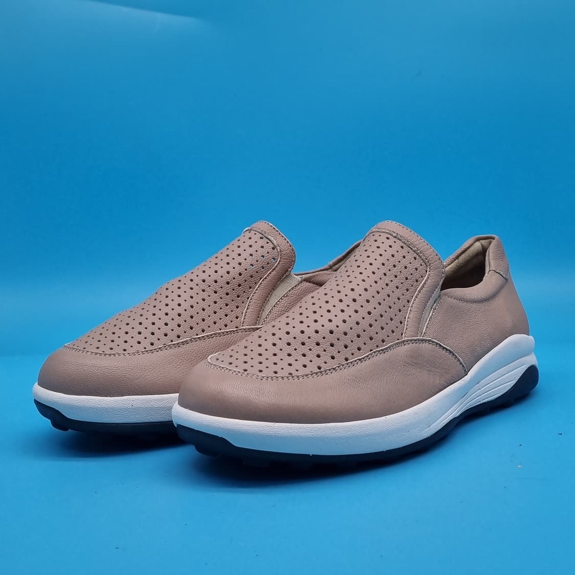 ooo 클라우드나인 펀칭슬립온 245 상품이미지1