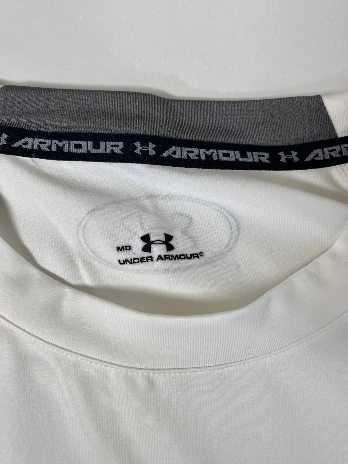 M) 언더아머 여성 기능성 긴팔 티셔츠 아이보리 상품이미지4