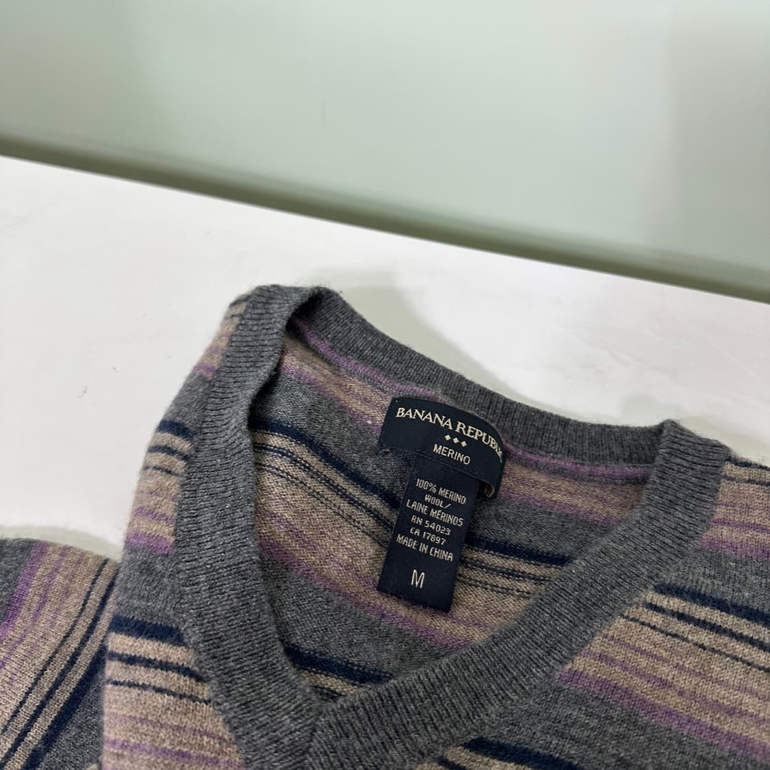 M 100 바나나리퍼블릭 진그레이 메리노울 단가라 브이넥니트 상품이미지2