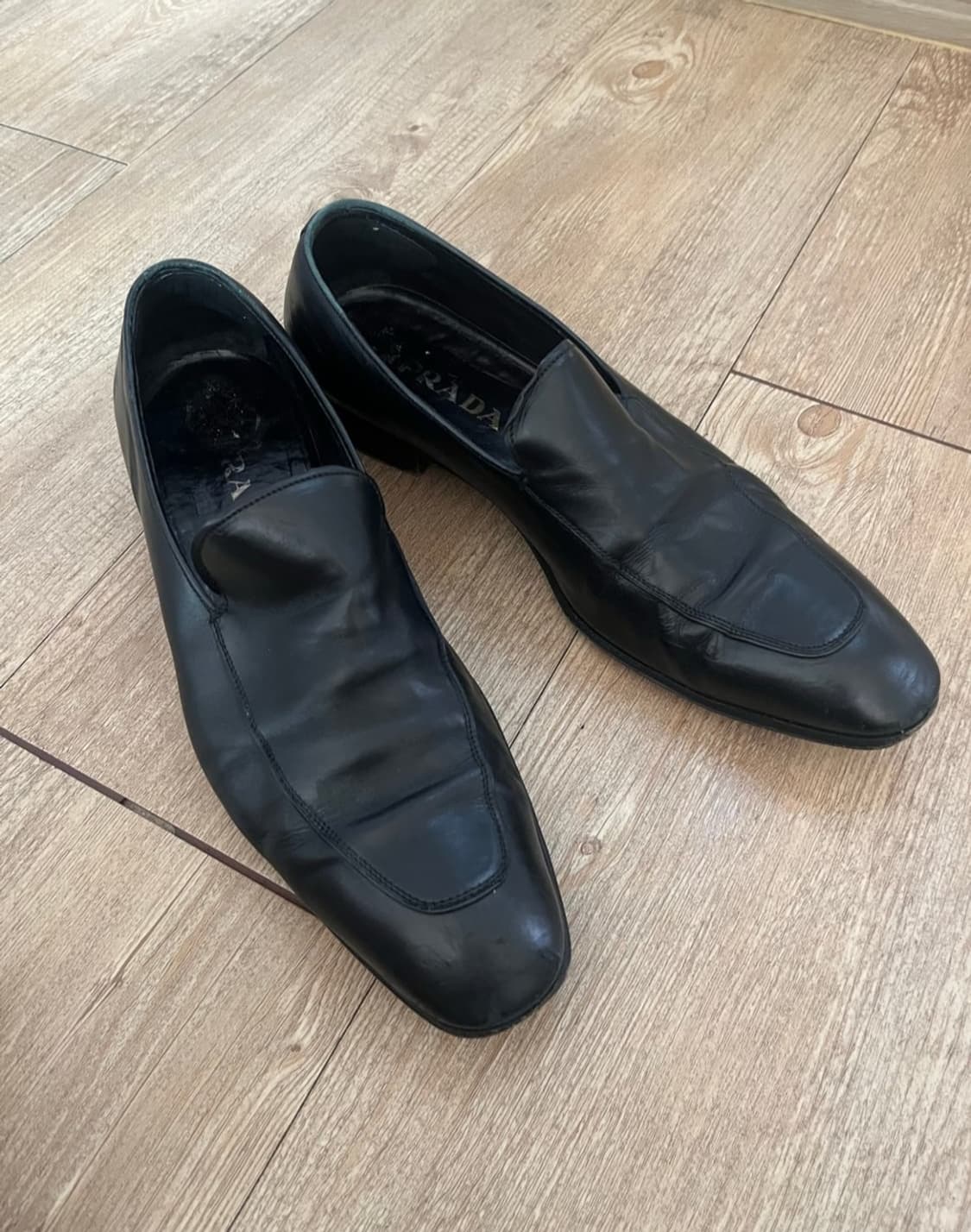 프라다 레더 로퍼 상품이미지1