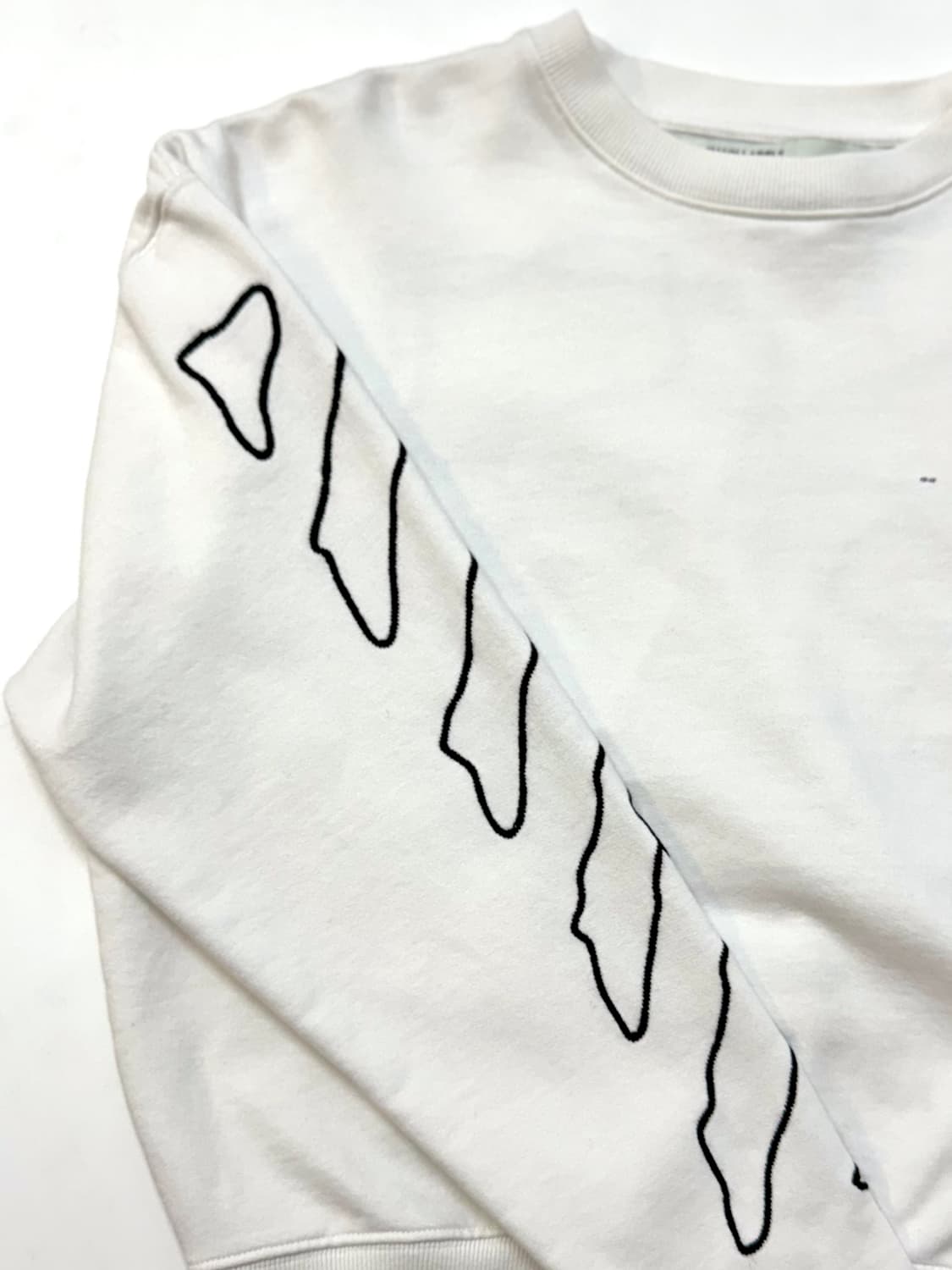 Off-White 오프화이트 앱스트랙트 애로우 자수 스웨트셔츠 상품이미지5