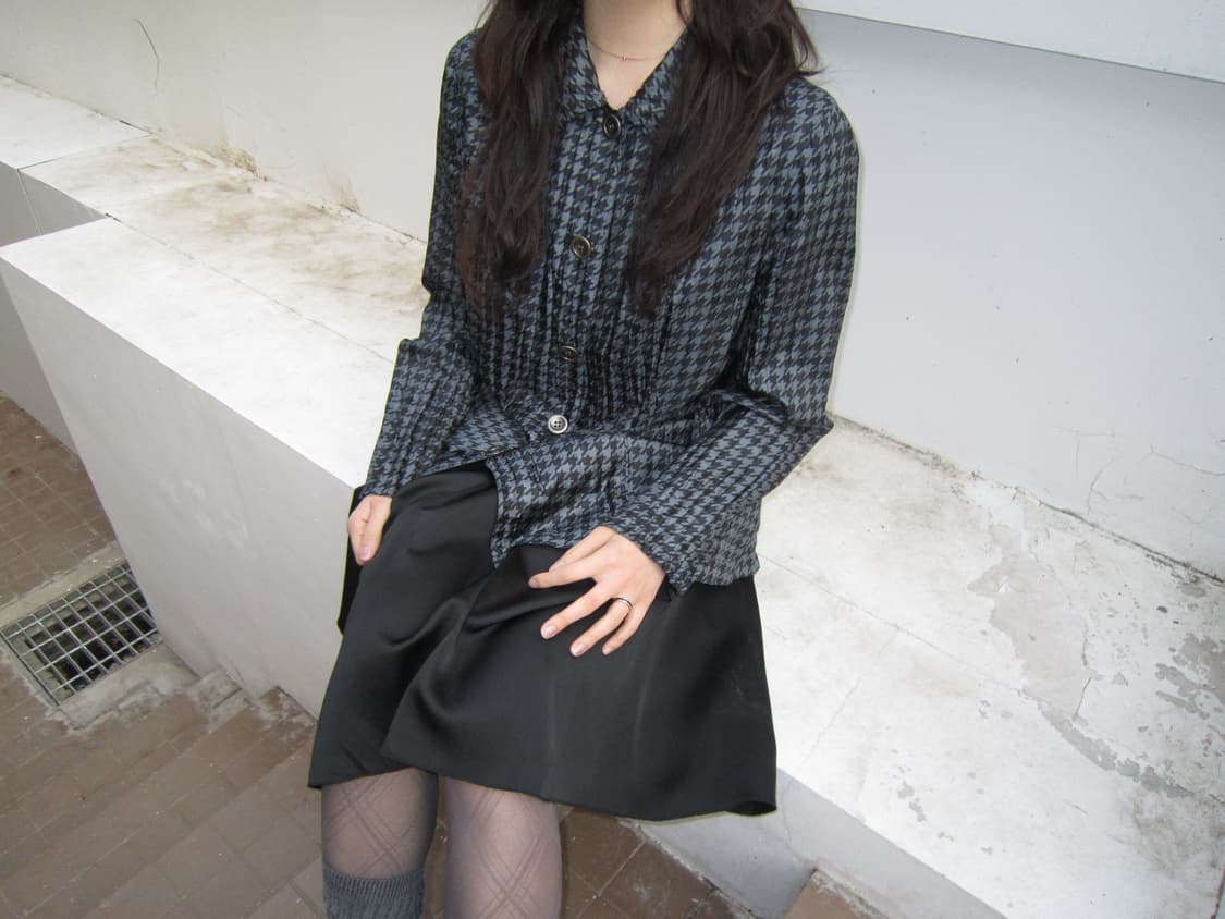 빈티지 셔츠 블라우스 라운드 카라 하운드투스 패턴 디테일 레귤러핏 차콜 상품이미지4