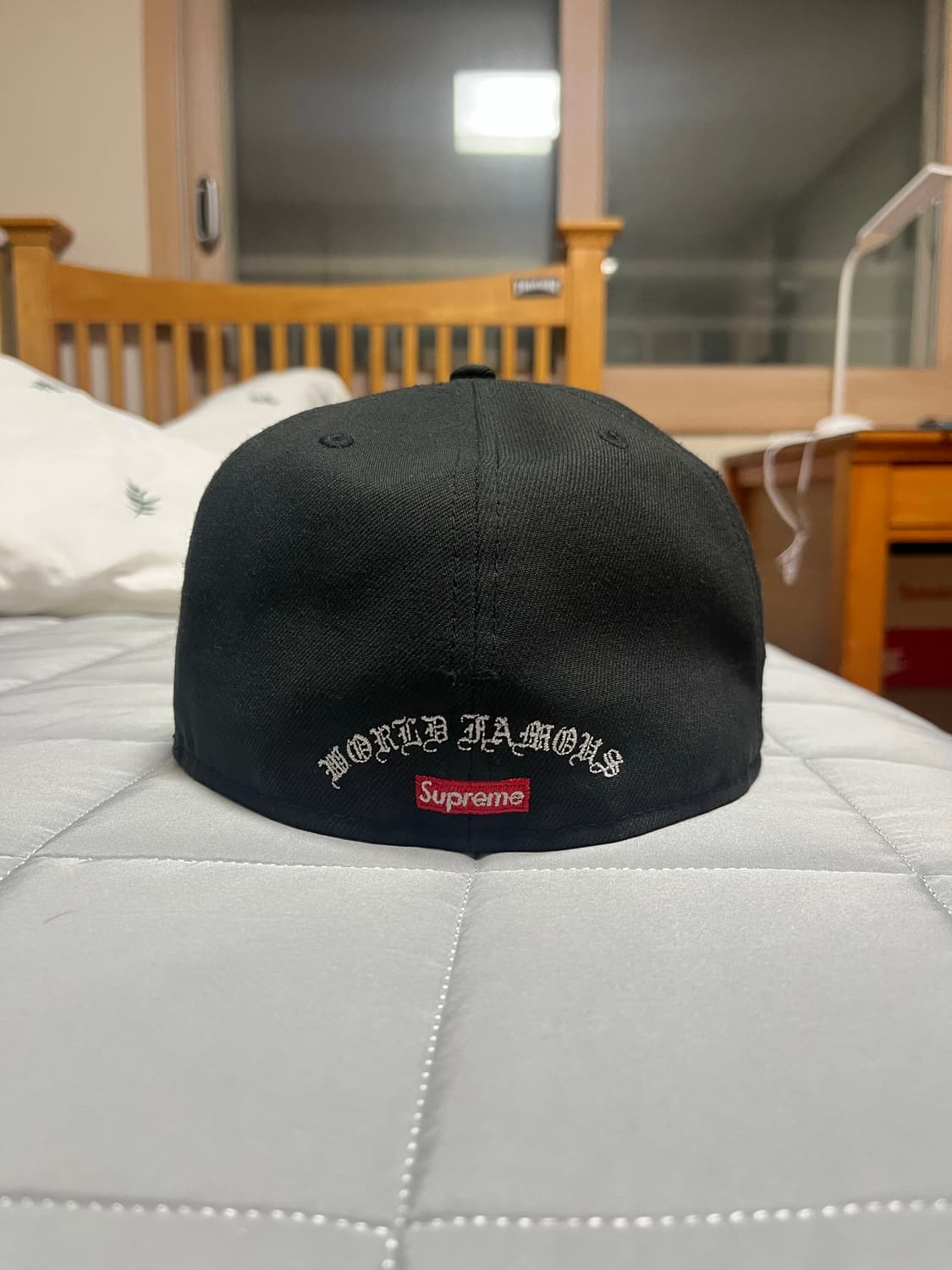 슈프림 뉴에라 골드크로스 58.7 상품이미지2