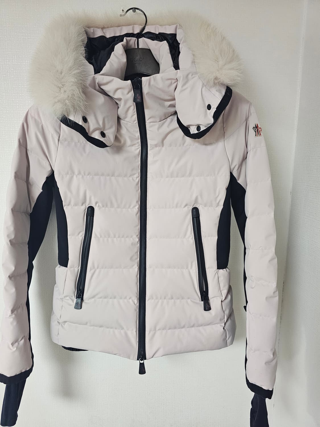 몽클레어 21fw 폭스퍼 패딩(1/라이트핑크/정품) 상품이미지2