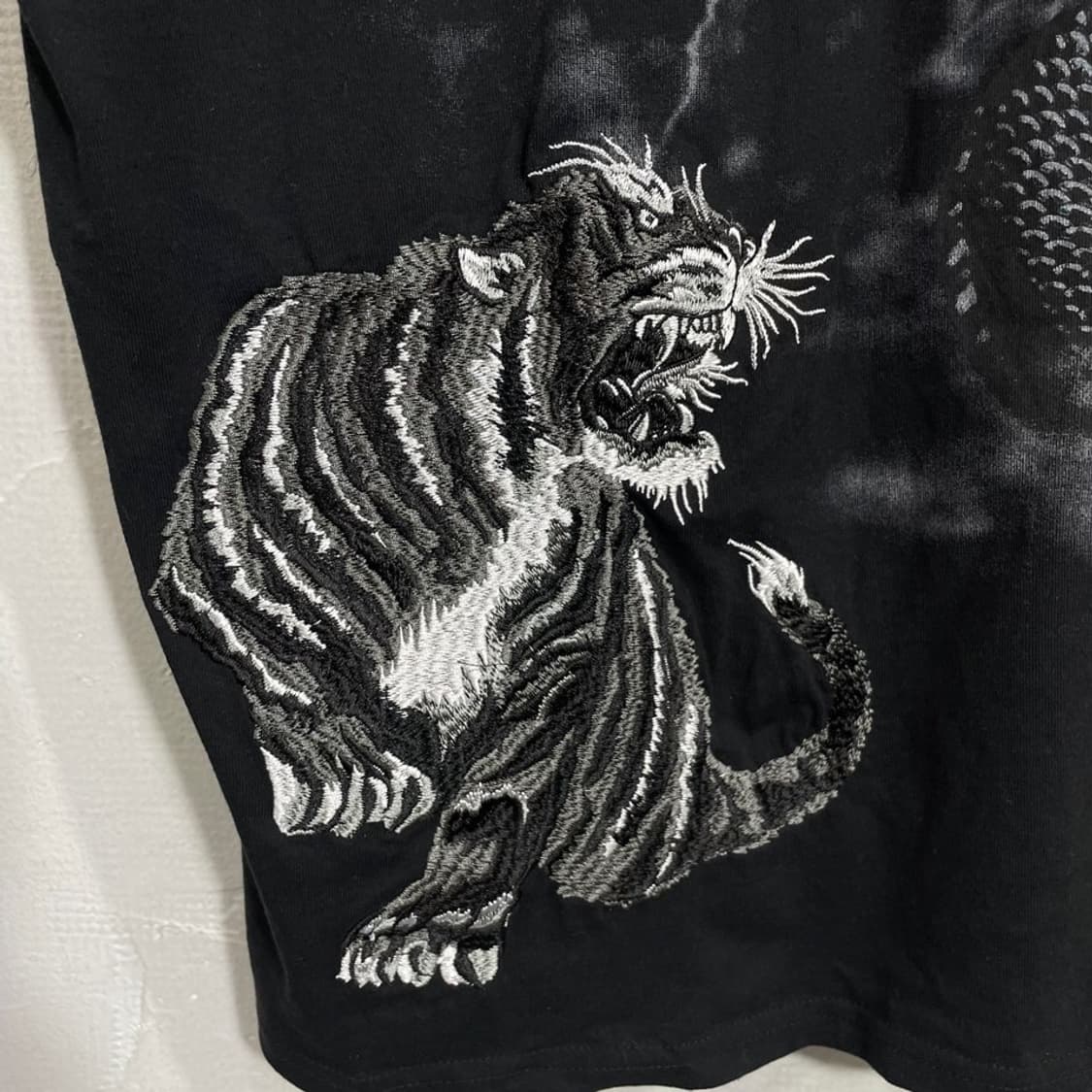 드래곤 호랑이 자수 펑크 프린팅 반팔티 상품이미지7