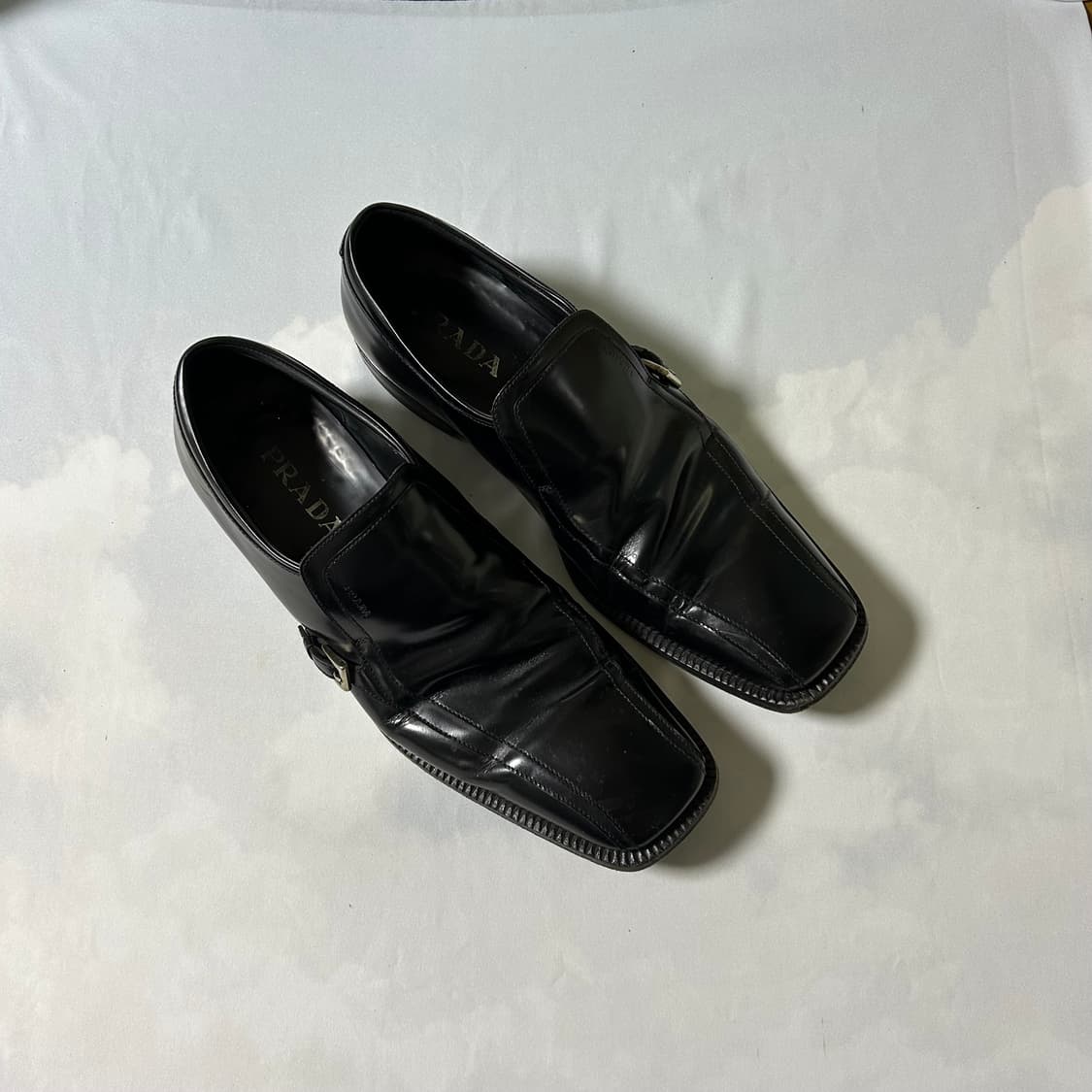 Prada semi square toe strap loafers 상품이미지2