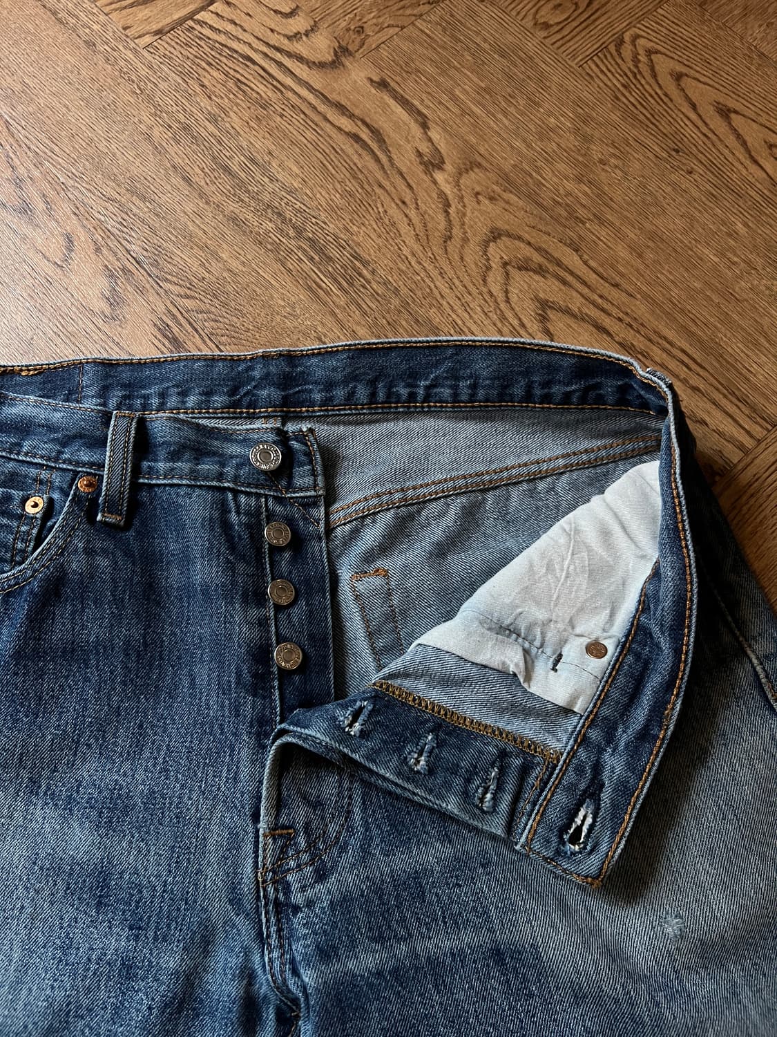 [34]리바이스 501 빈티지 페이딩 워싱 데님 팬츠 상품이미지3