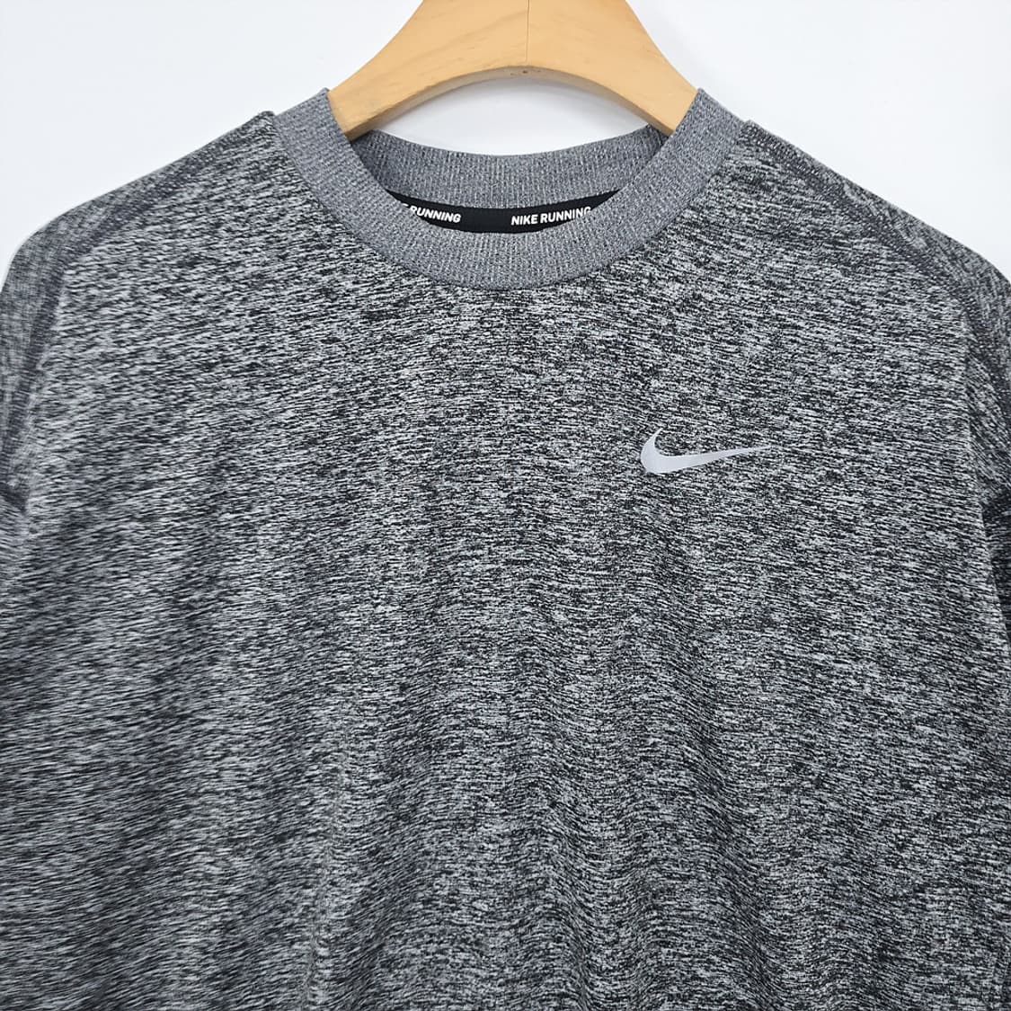 여성용 나이키 NIKE Dri-FIT 러닝 롱슬리브 티셔츠 M (85) 상품이미지2
